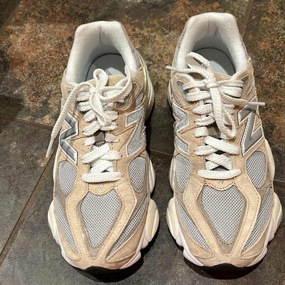 New Balance 9060 sz 6 women rain cloud stone sneakers - Picture 3 of 9